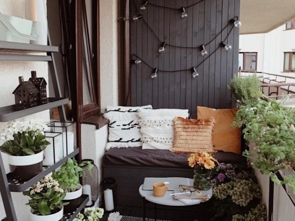 trang-tri-ban-cong-chung-cu-011