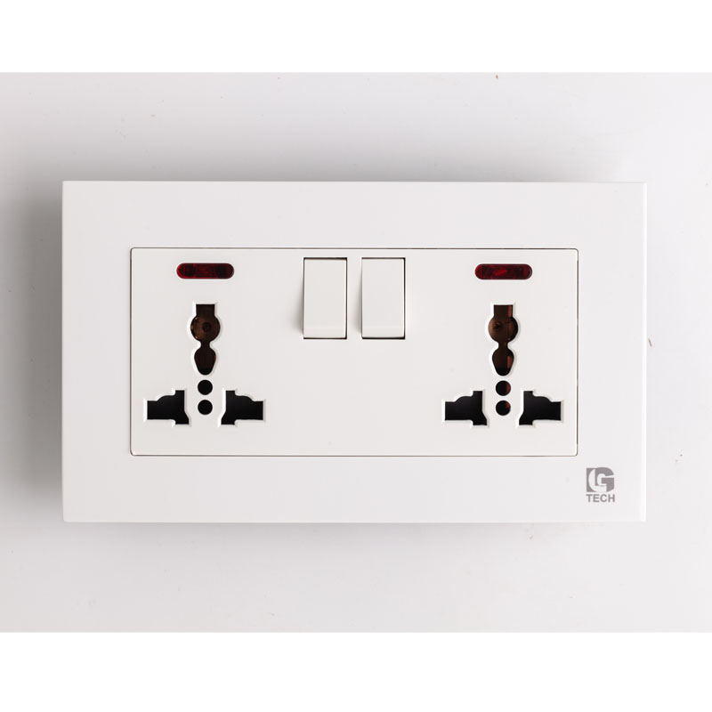 Ổ cắm đôi 3 chấu LG Tech