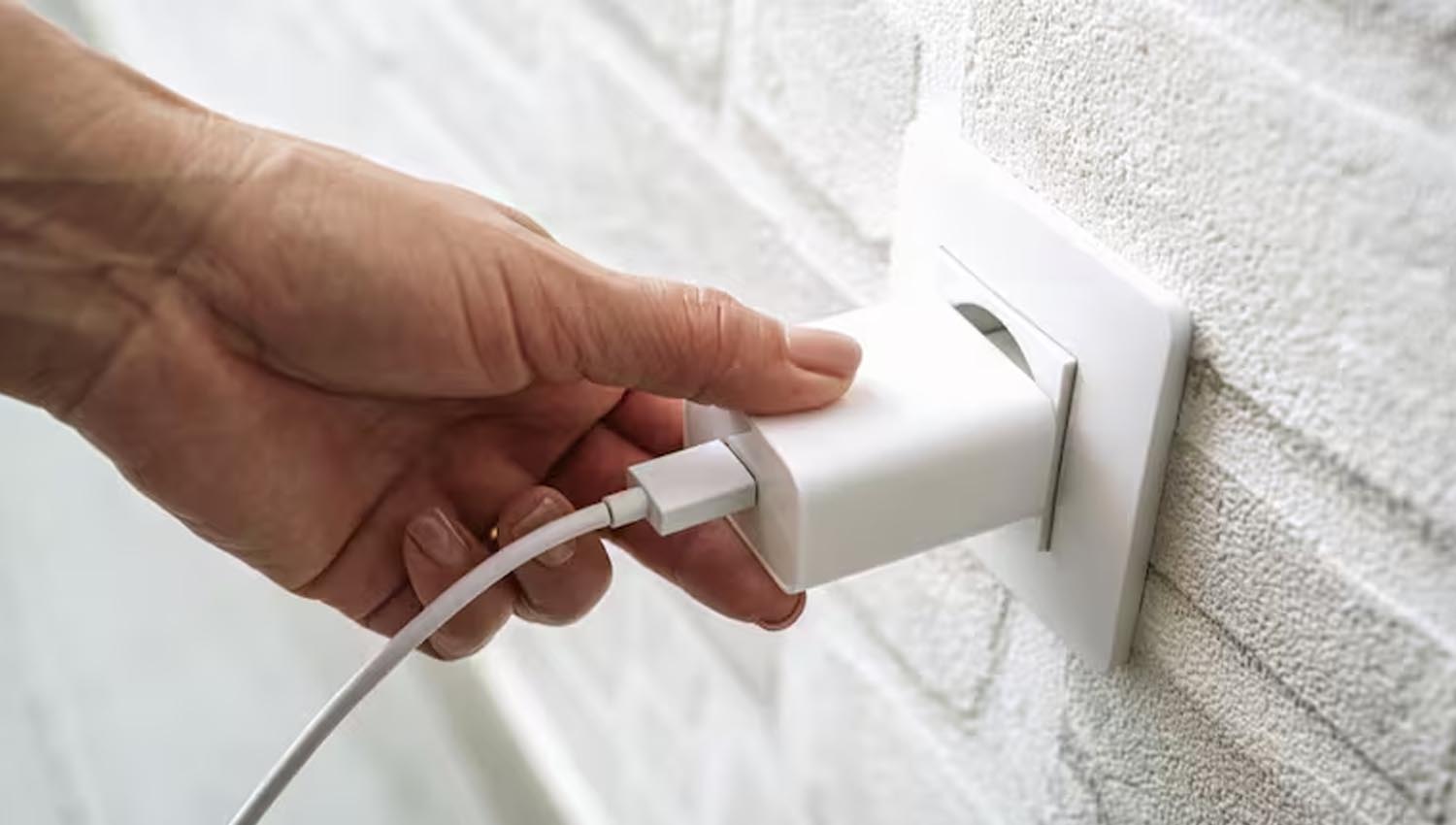 Ổ cắm điện giá rẻ có thực sự đáng mua? 8 Ổ cắm điện giá rẻ có thực sự đáng mua? 8