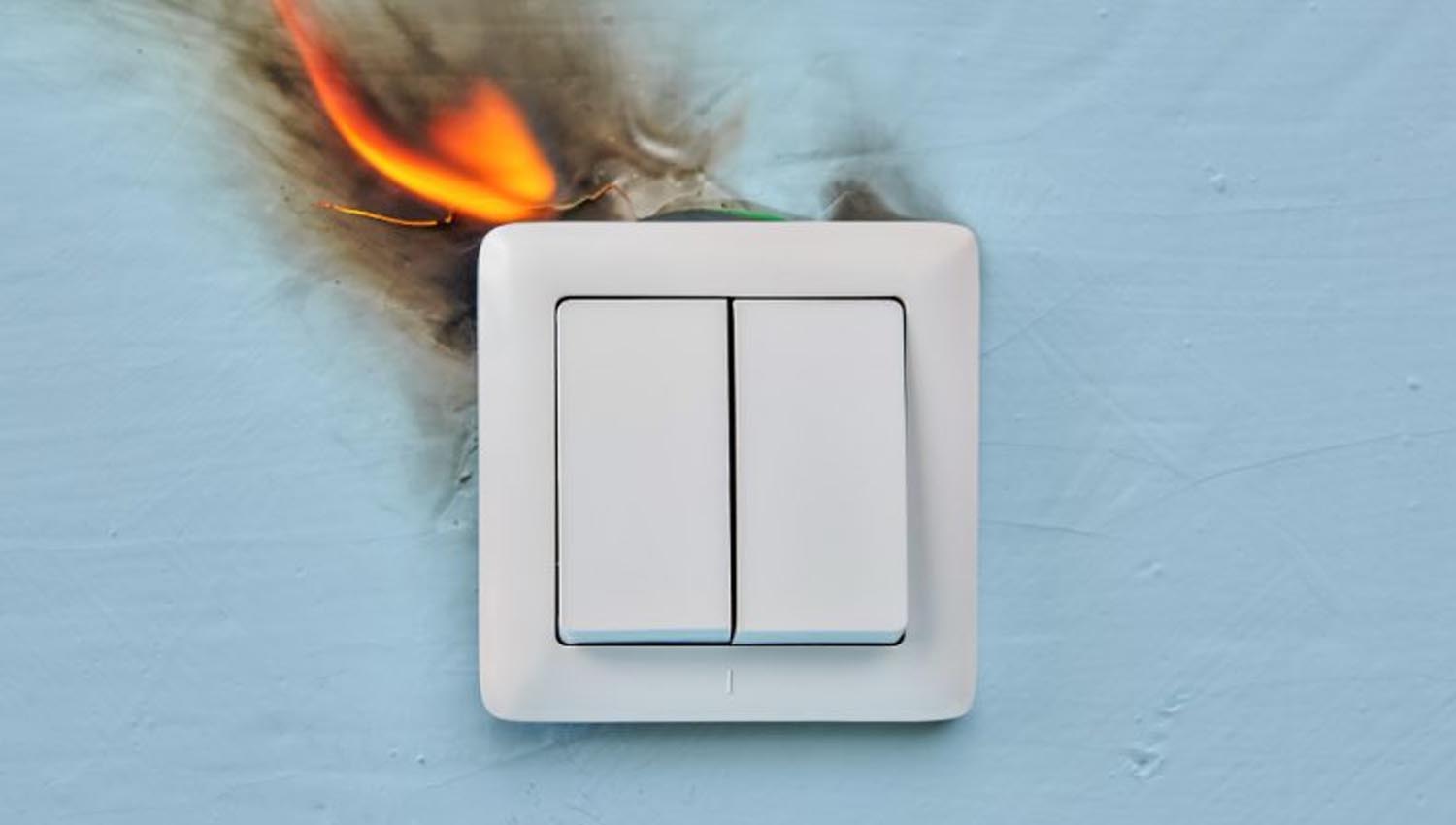 Vì sao ổ cắm nhựa chống cháy là tiêu chuẩn không thể thiếu? 6 Vì sao ổ cắm nhựa chống cháy là tiêu chuẩn không thể thiếu? 6